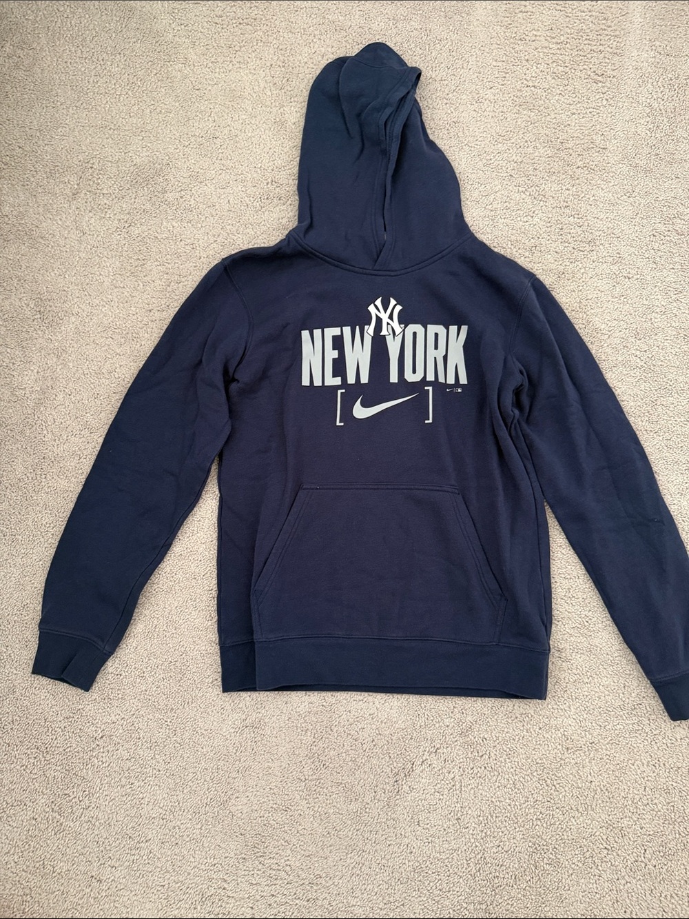 New York YankeesNike Navy Pullover Hoodie with Front Logo